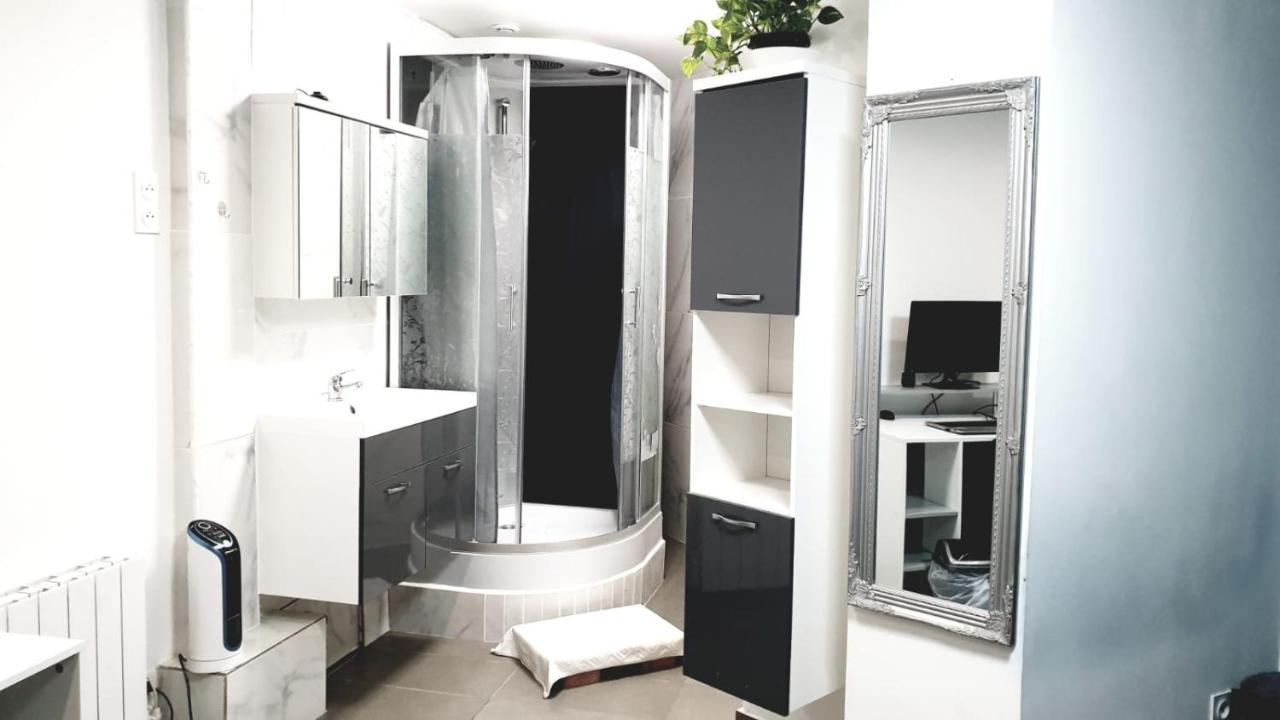 Jolie Appartement Avec 2 Chambres Partagees Paris Eksteriør billede